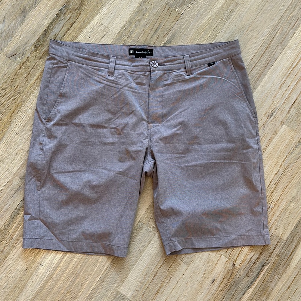 Travis Matthew shorts size 38